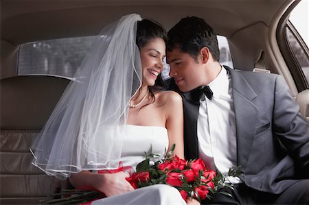 simsearch:700-00748266,k - Les nouveaux mariés en Limousine Photographie de stock - Rights-Managed, Code: 700-00684980