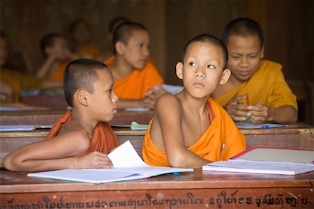 simsearch:700-00195691,k - Moines bouddhistes, Luang Prabang, Laos Photographie de stock - Rights-Managed, Code: 700-00688145