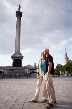 simsearch:700-00150365,k - Couple in Trafalgar Square, London, England Stock Photo - Rights-Managed, Code: 700-00681514