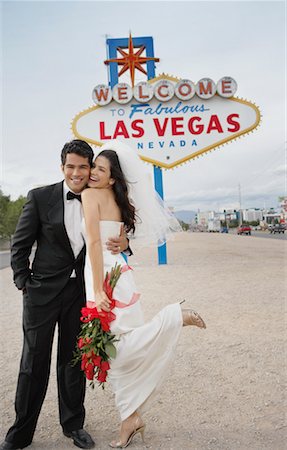 simsearch:700-00748266,k - Mariée et le marié par signe, Las Vegas, Nevada, USA Photographie de stock - Rights-Managed, Code: 700-00711854