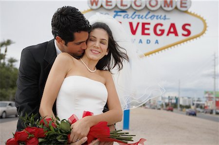 simsearch:700-00748266,k - Mariée et le marié par signe, Las Vegas, Nevada, USA Photographie de stock - Rights-Managed, Code: 700-00711853