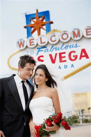 simsearch:700-00748266,k - Mariée et le marié par signe, Las Vegas, Nevada, USA Photographie de stock - Rights-Managed, Code: 700-00711866