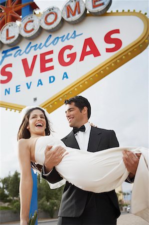 simsearch:700-00748266,k - Mariée et le marié par signe, Las Vegas, Nevada, USA Photographie de stock - Rights-Managed, Code: 700-00711869