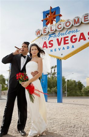 simsearch:700-00748266,k - Mariée et le marié par signe, Las Vegas, Nevada, USA Photographie de stock - Rights-Managed, Code: 700-00711862