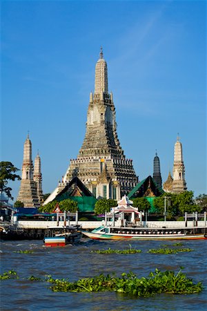 simsearch:700-02693512,k - Wat Arun Along the Chao Phraya River, Bangkok, Thailand Stock Photo - Rights-Managed, Code: 700-00747807