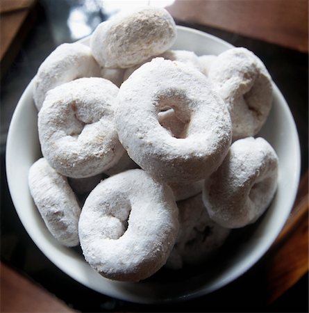 simsearch:700-02903782,k - Powdered Donuts Stock Photo - Rights-Managed, Code: 700-00768782