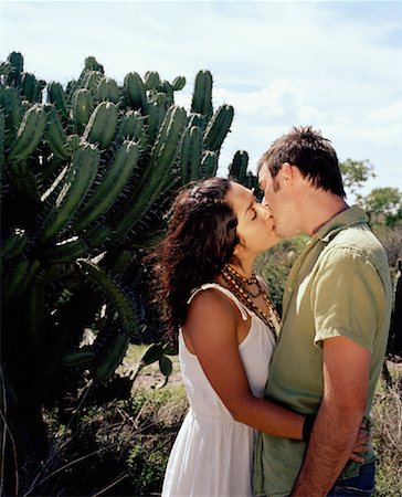 simsearch:693-03304937,k - Couple Kissing Stock Photo - Rights-Managed, Code: 700-00796176