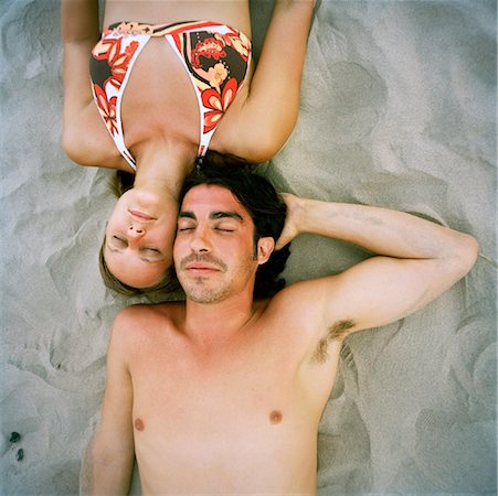 simsearch:695-05767104,k - Couple Lying Down on Beach Stock Photo - Rights-Managed, Code: 700-00814447