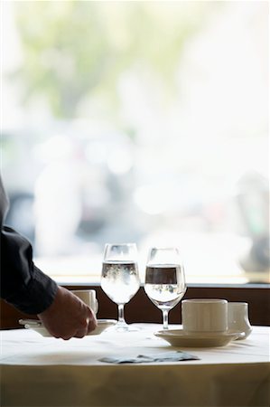 fine dining restaurant - Table de centre serveur Photographie de stock - Rights-Managed, Code: 700-00824952