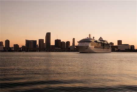 simsearch:400-04377093,k - Cruise Ship in Bay, Government Cut, Miami, Florida, USA Stock Photo - Rights-Managed, Code: 700-00848288