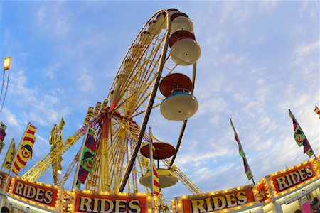 simsearch:700-02990047,k - Ferris Wheel at the CNE, Toronto, Canada Stock Photo - Rights-Managed, Code: 700-00897397