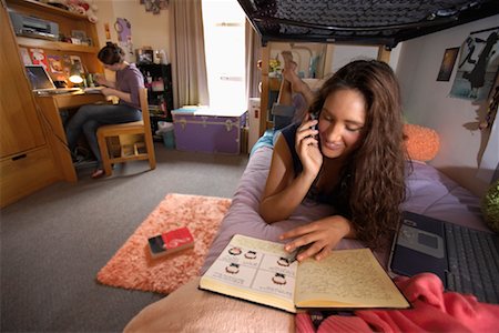 simsearch:700-00910445,k - College Students in Dorm Room Stock Photo - Rights-Managed, Code: 700-00910445