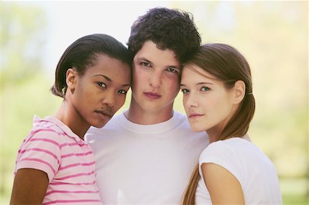 simsearch:700-00515289,k - Portrait of Three Friends Foto de stock - Con derechos protegidos, Código: 700-00948825