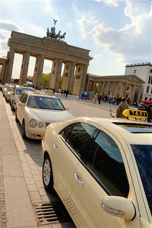 simsearch:700-00948969,k - Cars Parked at the Pariser Platz, Berlin, Germany Stock Photo - Rights-Managed, Code: 700-00948970