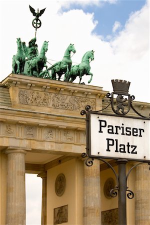 simsearch:700-00948969,k - Pariser Platz Sign and Brandenburg Gate, Berlin, Germany Stock Photo - Rights-Managed, Code: 700-00948972