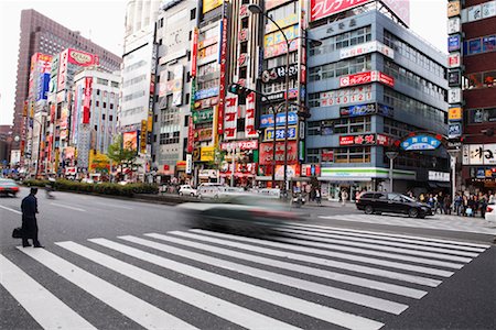Crosswalk in Shinjuku, Tokyo, Japan Stock Photo - Rights-Managed, Code: 700-00955360