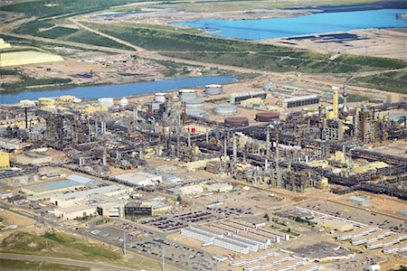 simsearch:700-00018773,k - Syncrude Canada Ltd's Mildred Lake Plant, Alberta, Canada Stock Photo - Rights-Managed, Code: 700-01037491