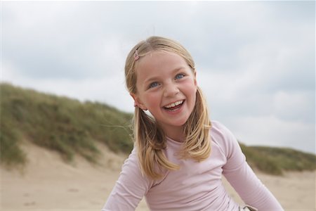 simsearch:700-01042733,k - Portrait of Girl on Beach Stock Photo - Rights-Managed, Code: 700-01042758