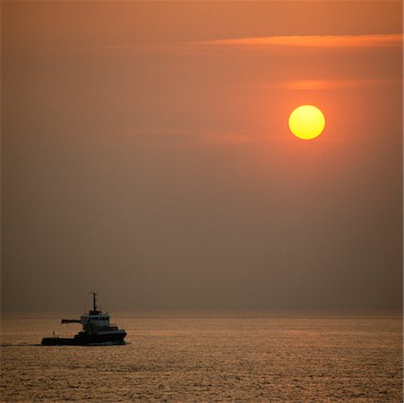 simsearch:700-01196029,k - Tug Boat at Sunset, Holland Stock Photo - Rights-Managed, Code: 700-01072702