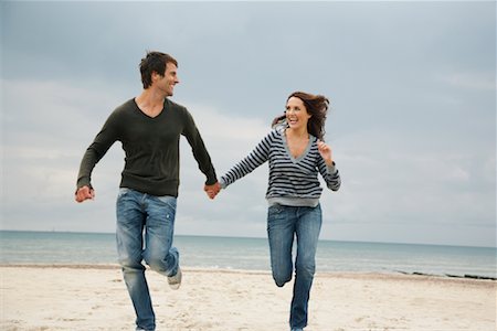 simsearch:700-00549929,k - Couple Running on Beach Stock Photo - Rights-Managed, Code: 700-01082869