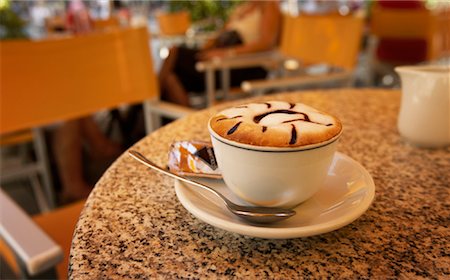 simsearch:700-03698239,k - Cappucino Stock Photo - Rights-Managed, Code: 700-01109775