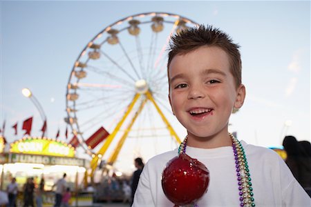 Portrait of Child at Amusement Park, Toronto, Ontario, Canada Stock Photo - Rights-Managed, Code: 700-01110124