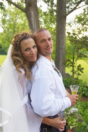 simsearch:846-05646372,k - Portrait de mariés Photographie de stock - Rights-Managed, Code: 700-01172332