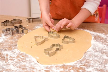 simsearch:400-05721521,k - Child Making Christmas Cookies Stock Photo - Rights-Managed, Code: 700-01173302
