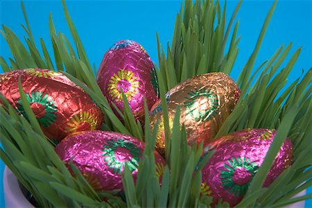 simsearch:700-01173313,k - Chocolate Easter Eggs Hidden in Grass Stock Photo - Rights-Managed, Code: 700-01173323