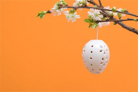 simsearch:600-07110444,k - Ceramic Egg Hanging from Cherry Blossom Stock Photo - Rights-Managed, Code: 700-01173341