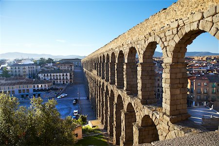 simsearch:855-08420585,k - Roman Aqueduct, Segovia, Spain Stock Photo - Rights-Managed, Code: 700-01173471