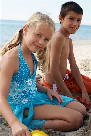 simsearch:700-00083447,k - Children at Beach Stock Photo - Rights-Managed, Code: 700-01183150