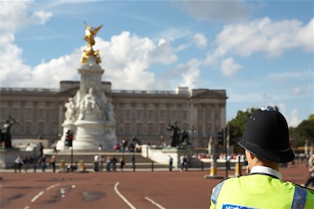 simsearch:700-00150365,k - Policeman Outside Buckingham Palace, London, England Stock Photo - Rights-Managed, Code: 700-01183492