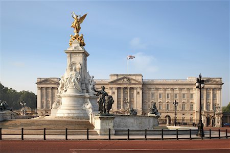 simsearch:700-00150365,k - Victoria Monument, and Buckingham Palace, London, England Stock Photo - Rights-Managed, Code: 700-01183545