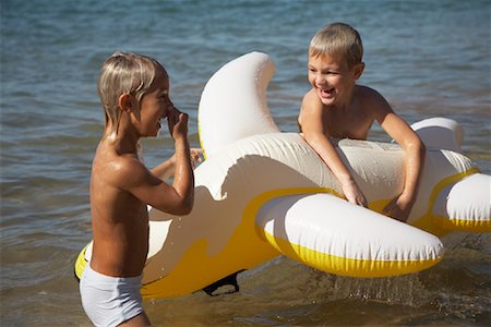 simsearch:700-00020587,k - Boys Playing in Water Stock Photo - Rights-Managed, Code: 700-01183954