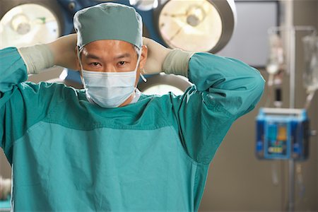 simsearch:700-01234802,k - Portrait of Surgeon Stock Photo - Rights-Managed, Code: 700-01234823