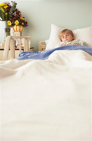 simsearch:700-03768690,k - Boy in Hospital Stock Photo - Rights-Managed, Code: 700-01236065