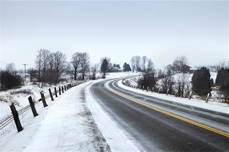 simsearch:600-01224026,k - Snowy Road in Winter, Ontario, Canada Foto de stock - Con derechos protegidos, Código: 700-01236464
