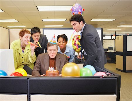 simsearch:700-01199398,k - Businesspeople Celebrating Birthday Foto de stock - Con derechos protegidos, Código: 700-01236500