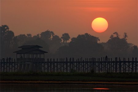 simsearch:700-00523850,k - U Bein's Bridge, Amarapura, Myanmar Stock Photo - Rights-Managed, Code: 700-01248492