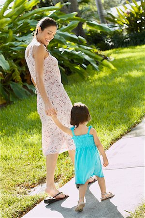 simsearch:700-01582158,k - Mother and Daughter on Sidewalk Stock Photo - Rights-Managed, Code: 700-01276111
