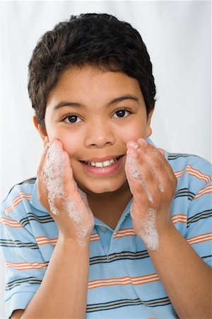 simsearch:700-00047115,k - Boy Washing Face Stock Photo - Rights-Managed, Code: 700-01276524