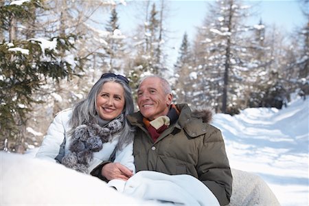 Couple on Sleigh Ride Foto de stock - Con derechos protegidos, Código: 700-01296142