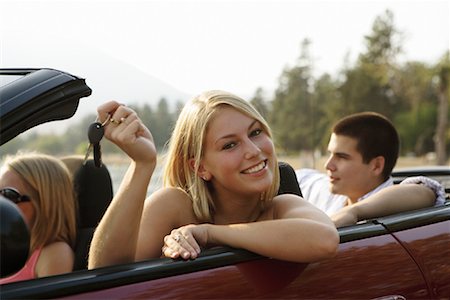 Group of Friends in Car Foto de stock - Con derechos protegidos, Código: 700-01344624