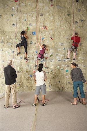 straining (overexertion) - People in Climbing Gym Foto de stock - Con derechos protegidos, Código: 700-01344834