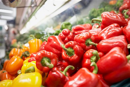 simsearch:700-02314977,k - Close-up of Peppers in Grocery Store Stock Photo - Rights-Managed, Code: 700-01345674