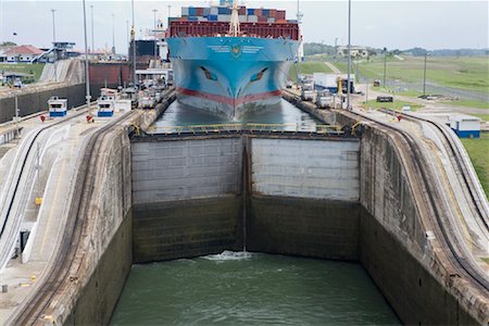 panama picture with ship in lock - Gatun Lock, Panama Canal, Panama Stock Photo - Rights-Managed, Code: 700-01374386