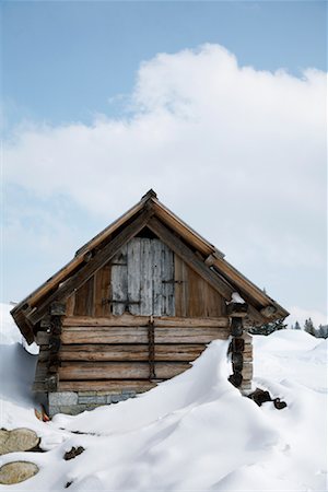 snow bank - Cabin in Winter Stock Photo - Rights-Managed, Code: 700-01407242