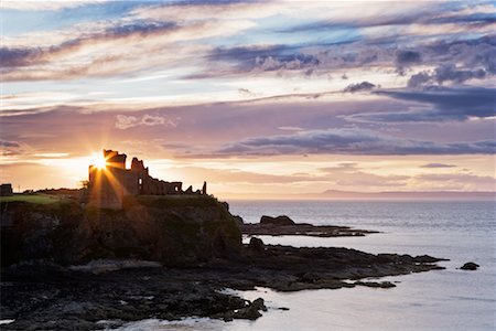 simsearch:700-04003402,k - Sun Setting behind Tantallon Castle, East Lothian, Scotland Stock Photo - Rights-Managed, Code: 700-01538984