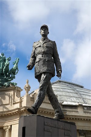 simsearch:600-01541042,k - Statue of Charles de Gaulle, Grand Palais, Paris, France Stock Photo - Rights-Managed, Code: 700-01541049